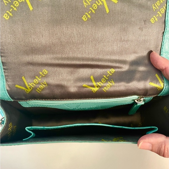 Vachet-ta Italian leather alligator-like embossed clutch with convertible handle - Picture 2 of 3